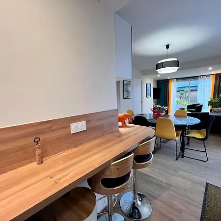 Jolie Maison Contemporaine בית נופש פואסננט
